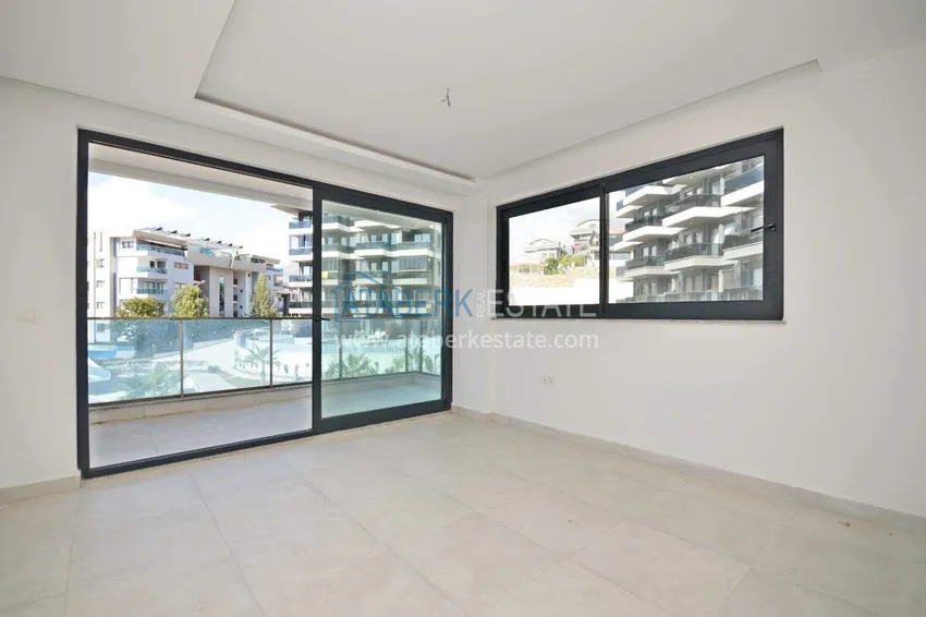 Purchase 3+1 garden duplex in Kargicak - 300 m² private plot 9 