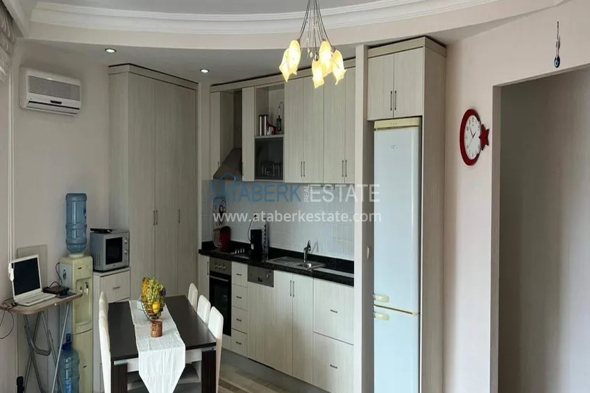 Purchase 2+1 apartment in Mahmutlar - 130 m², furnished, spacious balcony 9 