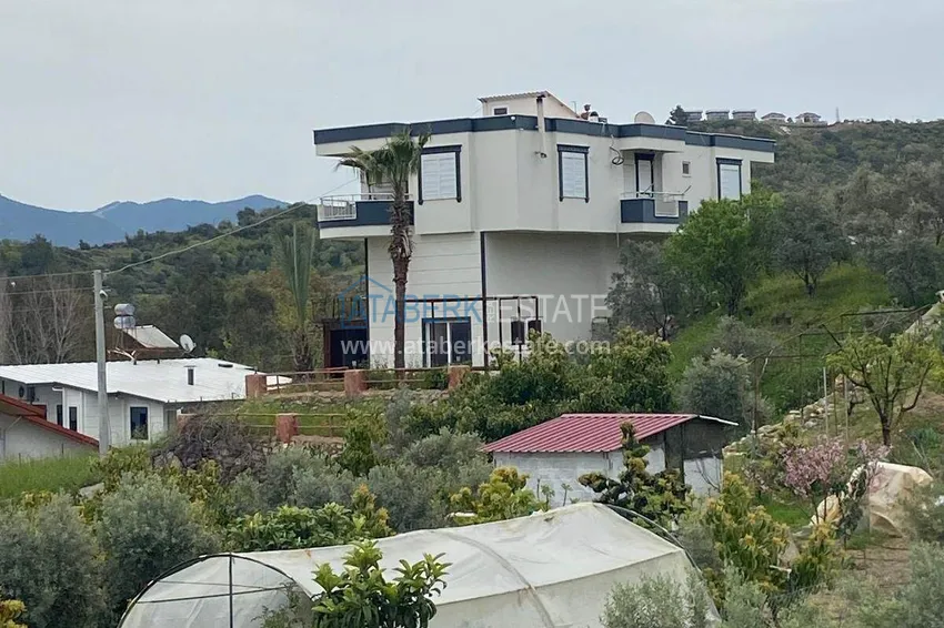 House with a 1000 m² plot in Gazipasa - suitable for Turkish citizenship 2 