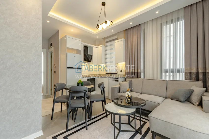 Purchase  New 1+1 apartment in the center of Alanya, Cleopatra beach area - high ceilings, new furniture and appliances 1 