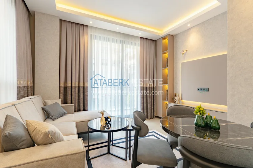 Purchase  New 1+1 apartment in the center of Alanya, Cleopatra beach area - high ceilings, new furniture and appliances 2 