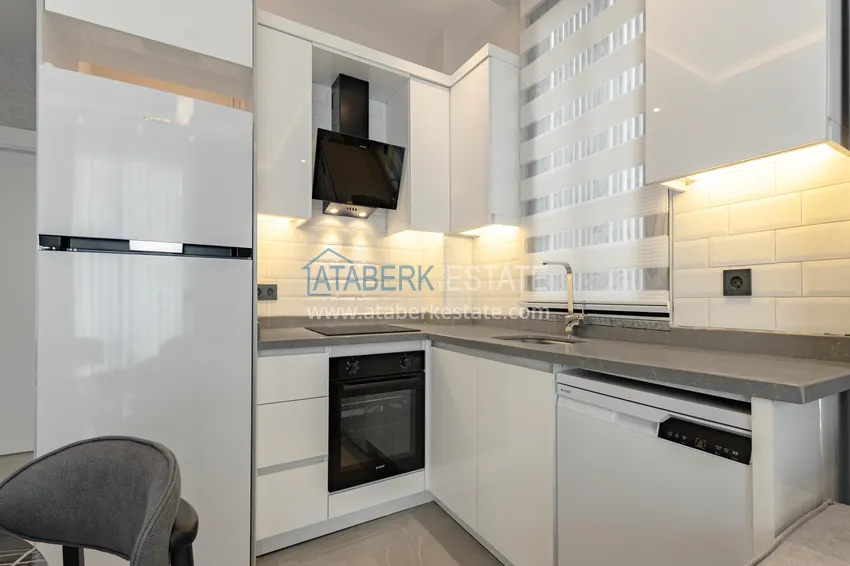 Purchase  New 1+1 apartment in the center of Alanya, Cleopatra beach area - high ceilings, new furniture and appliances 7 
