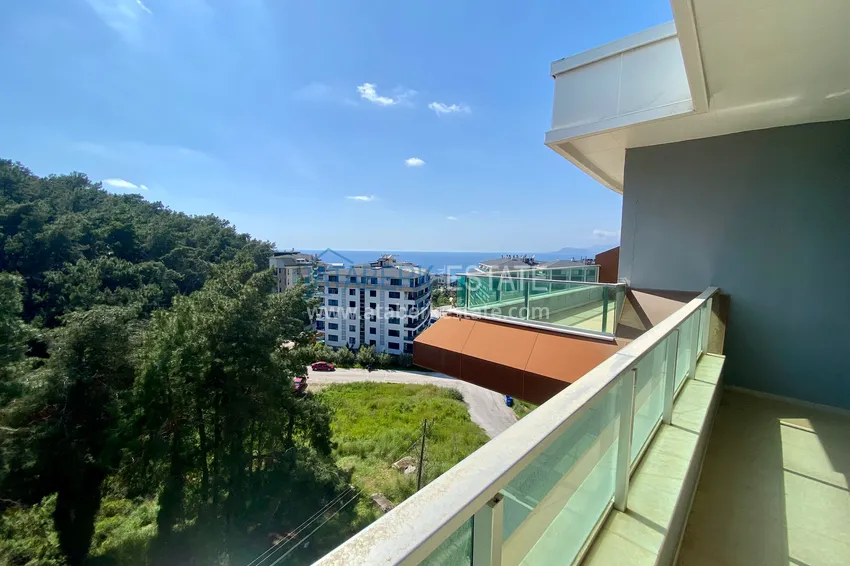 Purchase  4+1 duplex for citizenship in Kargicak - sea view, luxury complex 42 