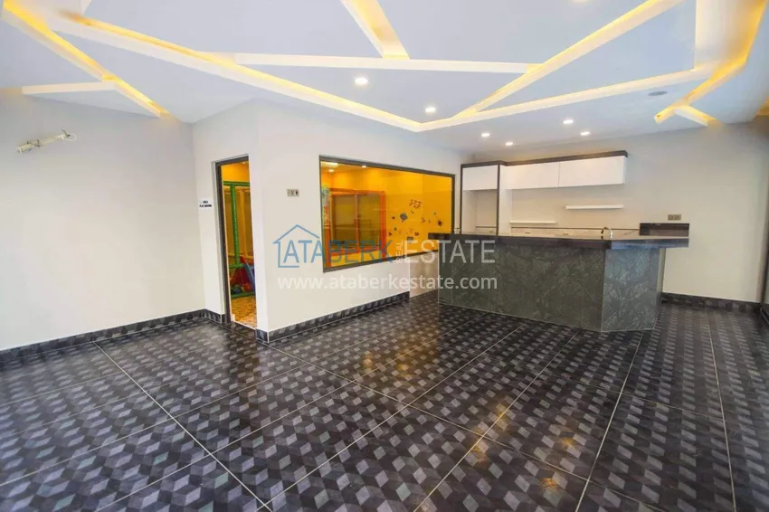 Apartment 2+1 on the beachfront in Mahmutlar — furniture, direct sea view  18 