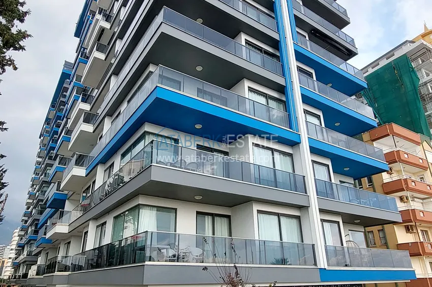 Apartment 2+1 on the beachfront in Mahmutlar — furniture, direct sea view  4 