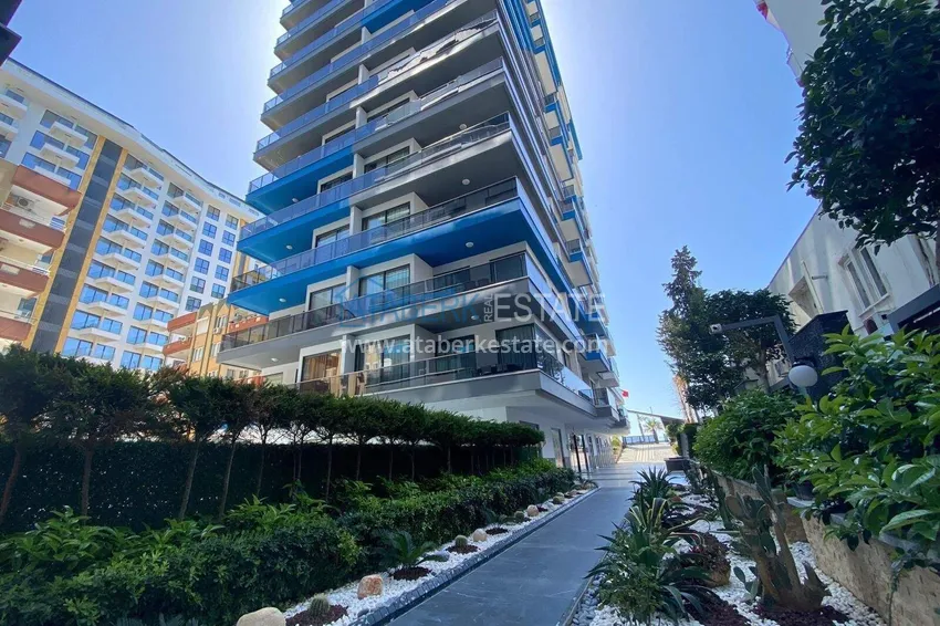 Apartment 2+1 on the beachfront in Mahmutlar — furniture, direct sea view  5 