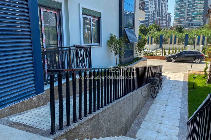 2+1 penthouse duplex in Mahmutlar — furniture, sea and mountain views, complex with hotel-level service 13 