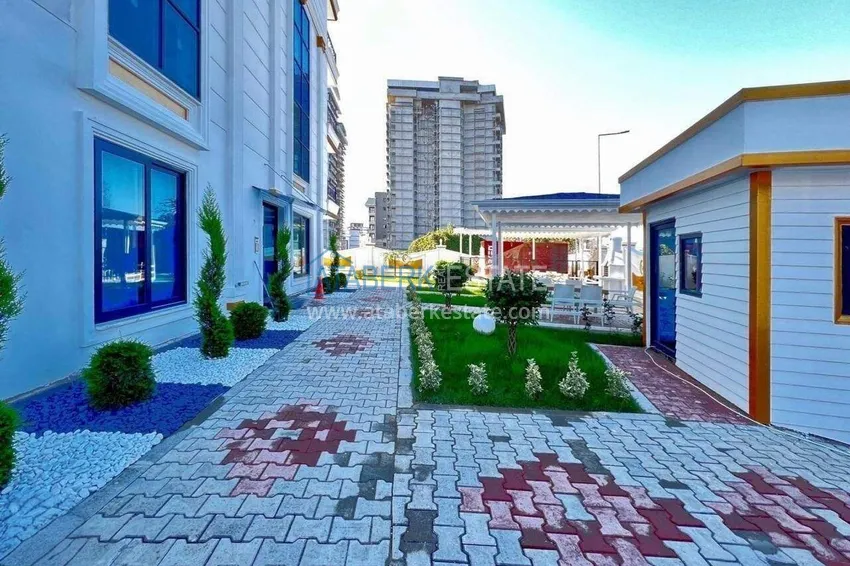 Hot offer: 1+1 apartment in Mahmutlar - south side, district center 15 