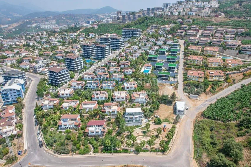 Three-storey 3+2 villa in Kargicak - sea view, furniture, surrounded by greenery 1 