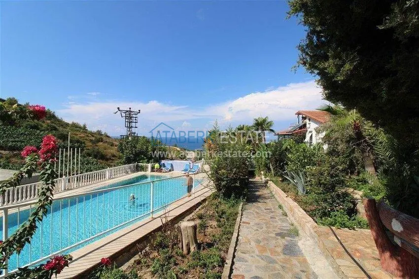 Three-storey 3+2 villa in Kargicak - sea view, furniture, surrounded by greenery 6 