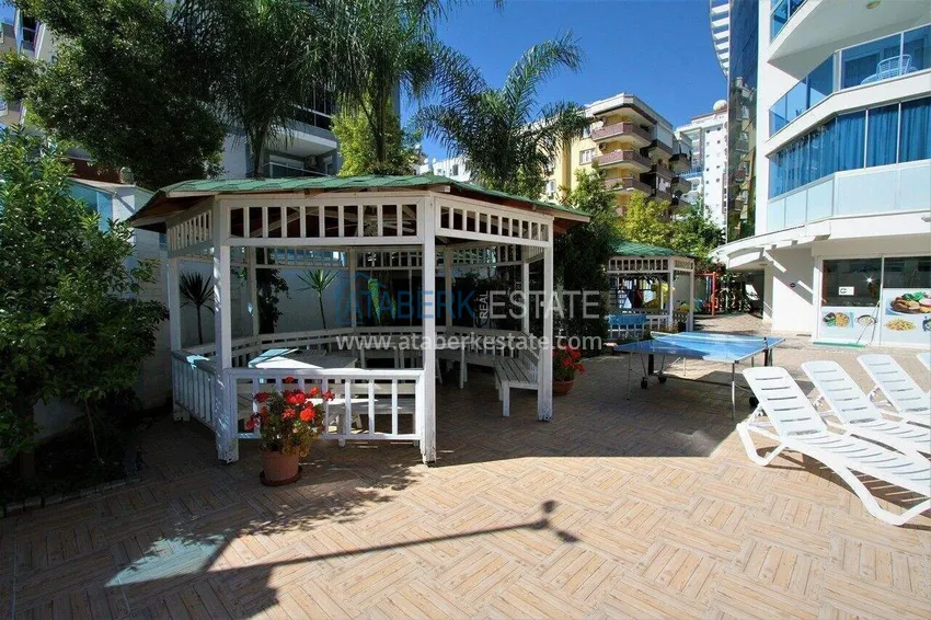 2+1 apartment 140 m2 in Mahmutlar — furniture, glazed balcony, premium complex 10 