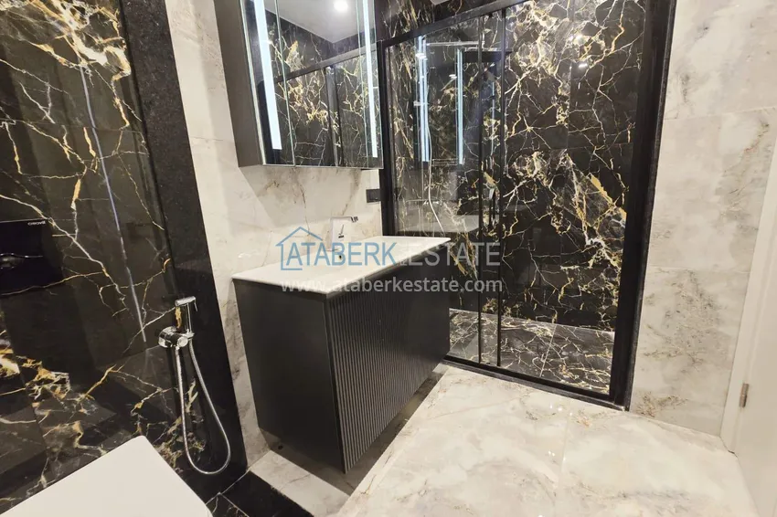 Purchase  Spacious 1+1 apartment in Turkler — 80 m2 furnished by the owner, premium resort 14 