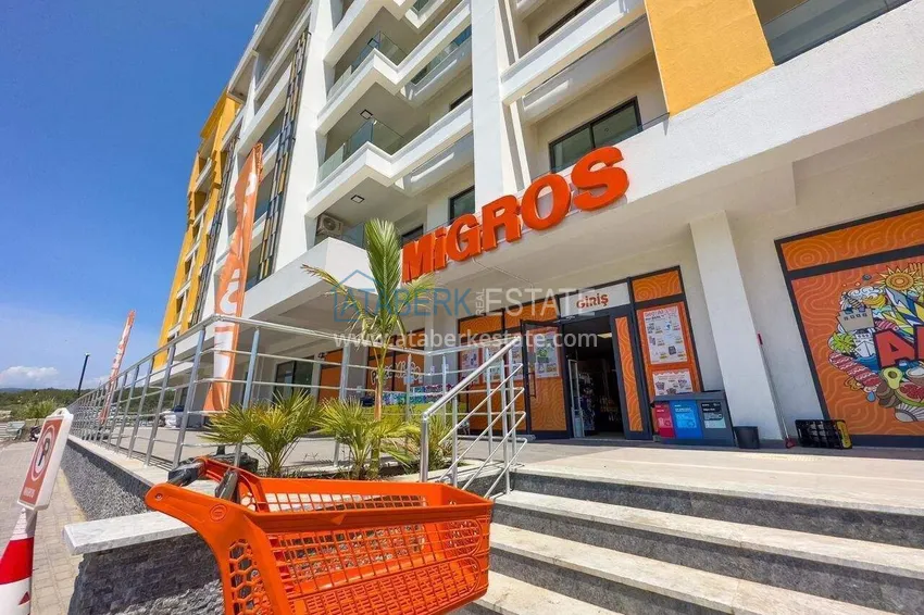 Spacious 1+1 apartment in Turkler — 80 m2 furnished by the owner, premium resort 35 