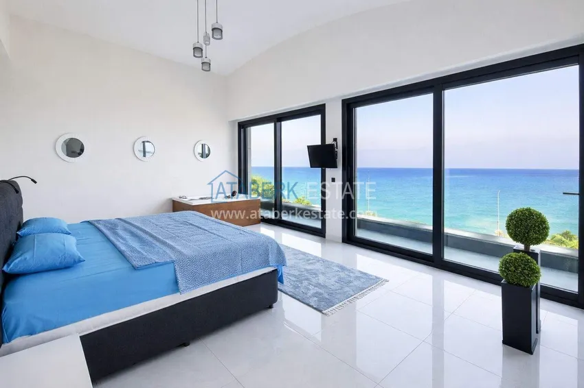 Purchase  Ultra-luxury beachfront villa in Kargicak — citizenship property in Alanya 14 