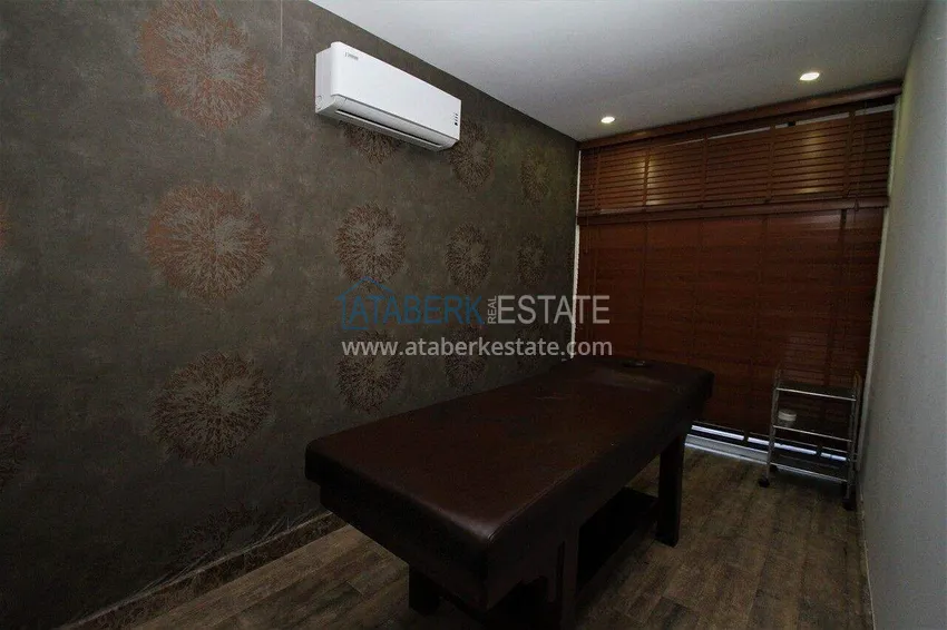 2+1 apartment 140 m2 in Mahmutlar — furniture, glazed balcony, premium complex 25 