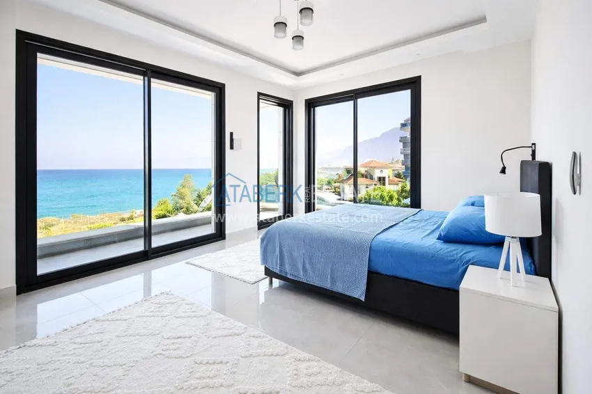 Purchase  Ultra-luxury beachfront villa in Kargicak — citizenship property in Alanya 15 