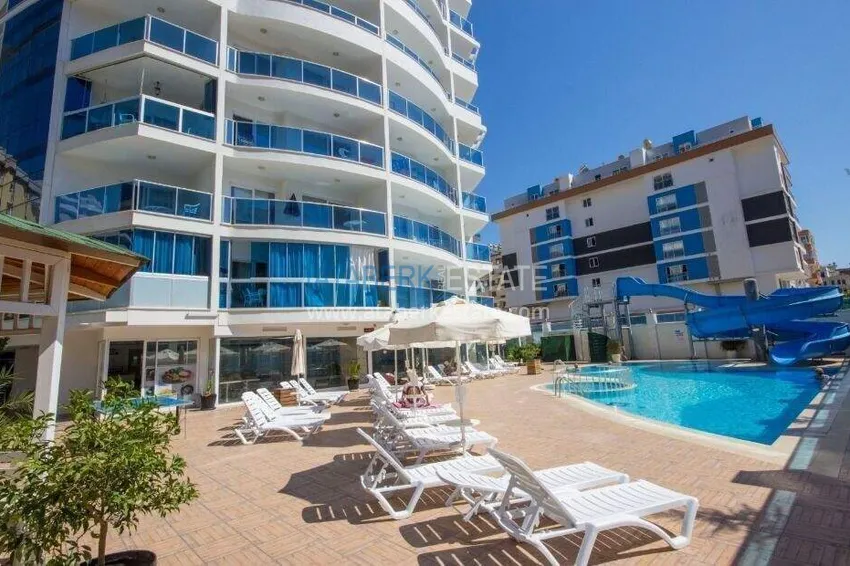 2+1 apartment 140 m2 in Mahmutlar — furniture, glazed balcony, premium complex 3 