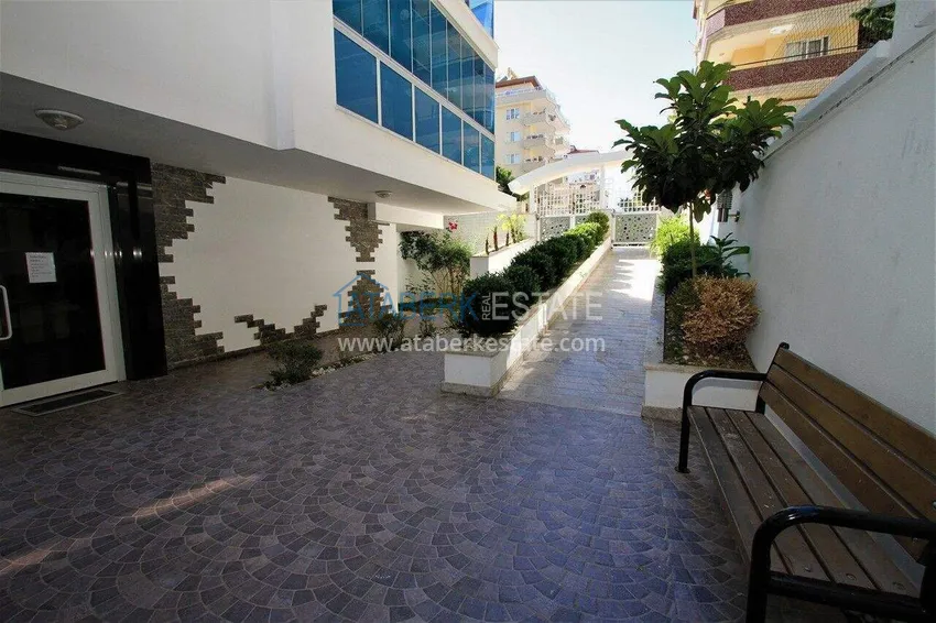 2+1 apartment 140 m2 in Mahmutlar — furniture, glazed balcony, premium complex 5 