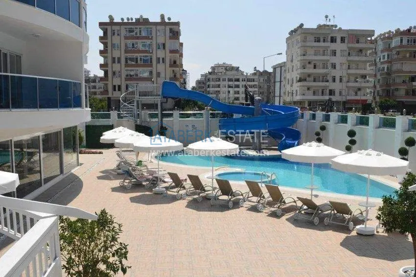 2+1 apartment 140 m2 in Mahmutlar — furniture, glazed balcony, premium complex 6 