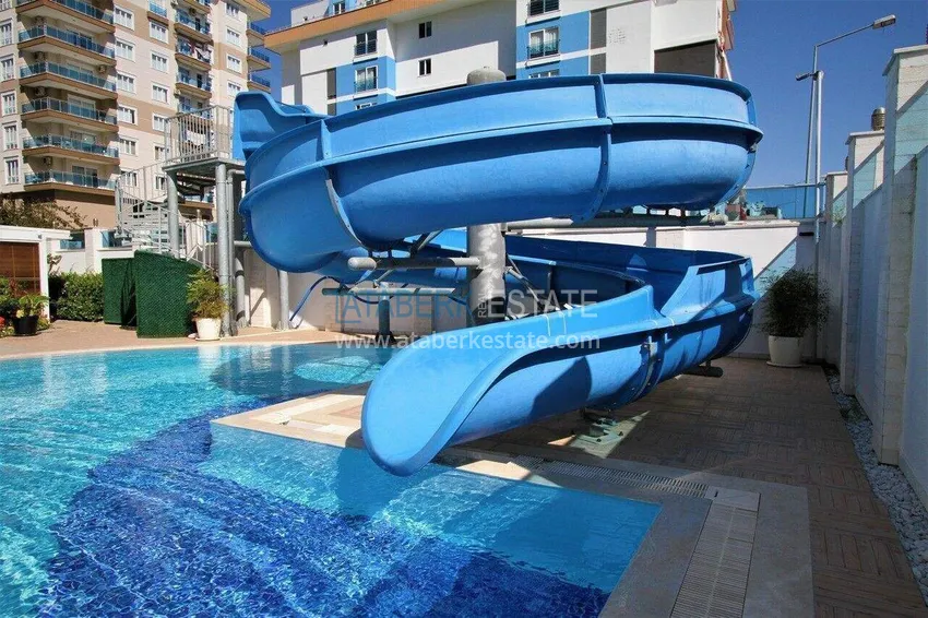 2+1 apartment 140 m2 in Mahmutlar — furniture, glazed balcony, premium complex 7 