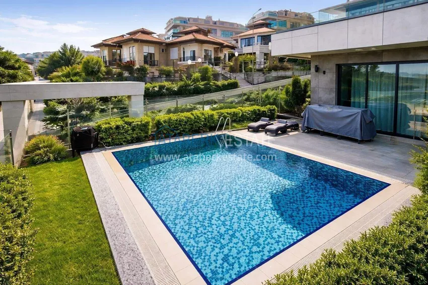 Ultra-luxury beachfront villa in Kargicak — citizenship property in Alanya 11 