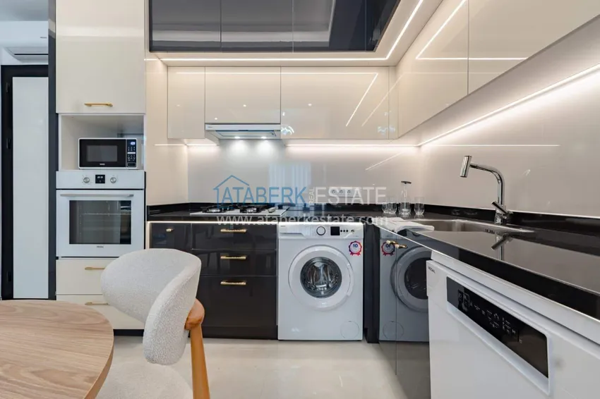 Purchase  1+1 panoramic apartment in the center of Mahmutlar - luxury furniture, the sea within walking distance 4 