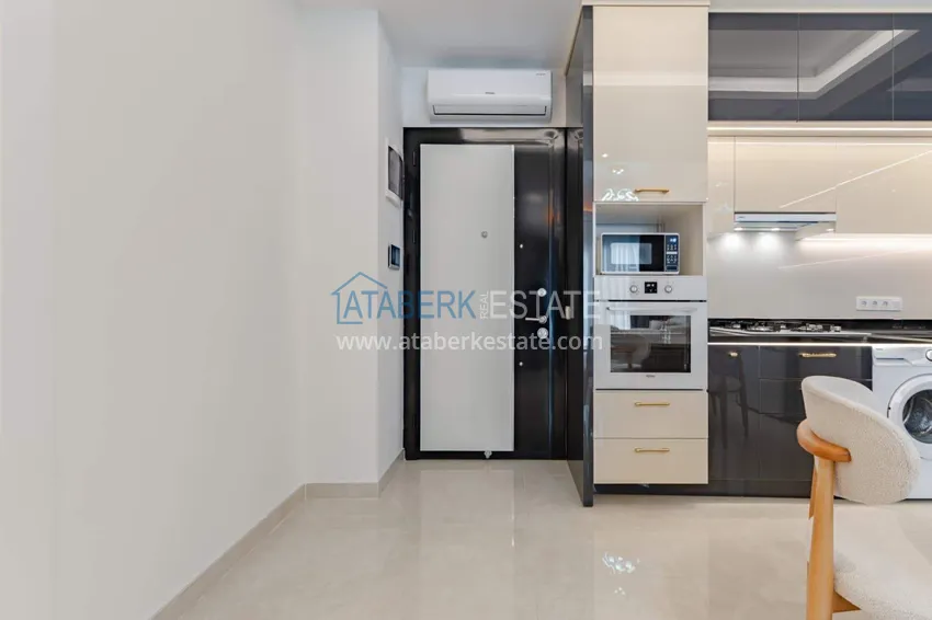 Purchase  1+1 panoramic apartment in the center of Mahmutlar - luxury furniture, the sea within walking distance 5 