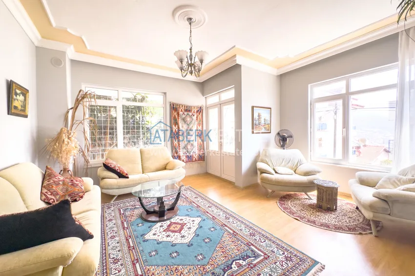 2+1 apartment in the center of Alanya, Kale Peninsula — furnished and with sea views  1 