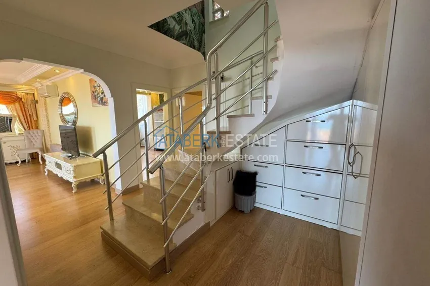 Purchase  Duplex with a panoramic terrace in the center of Alanya, Cleopatra beach area — property for a residence permit 1 