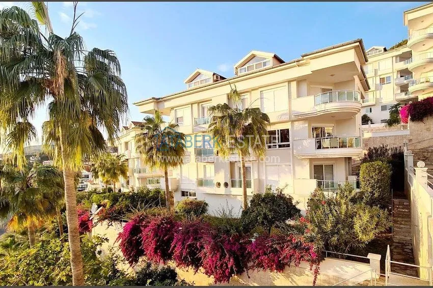 Duplex with a panoramic terrace in the center of Alanya, Cleopatra beach area — property for a residence permit 17 