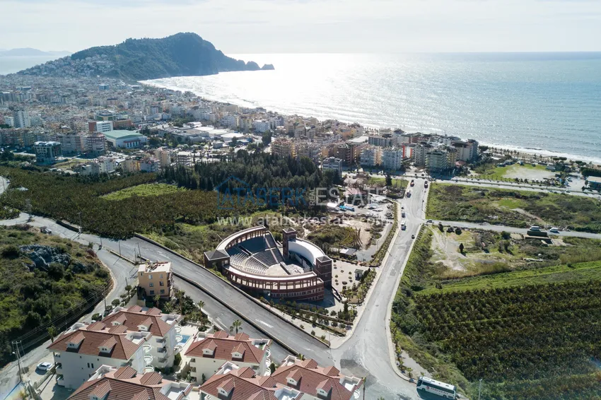 Duplex with a panoramic terrace in the center of Alanya, Cleopatra beach area — property for a residence permit 3 