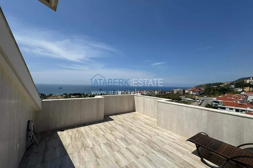 Purchase  Duplex with a panoramic terrace in the center of Alanya, Cleopatra beach area — property for a residence permit 40 