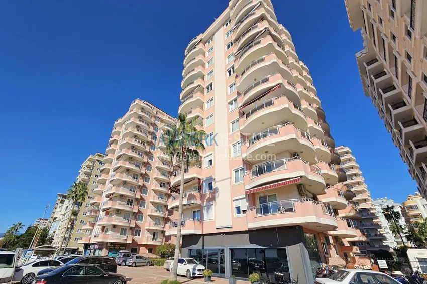 Citizenship real estate in Alanya - 2+1 apartment with sea view, Mahmutlar, first coastal 17 