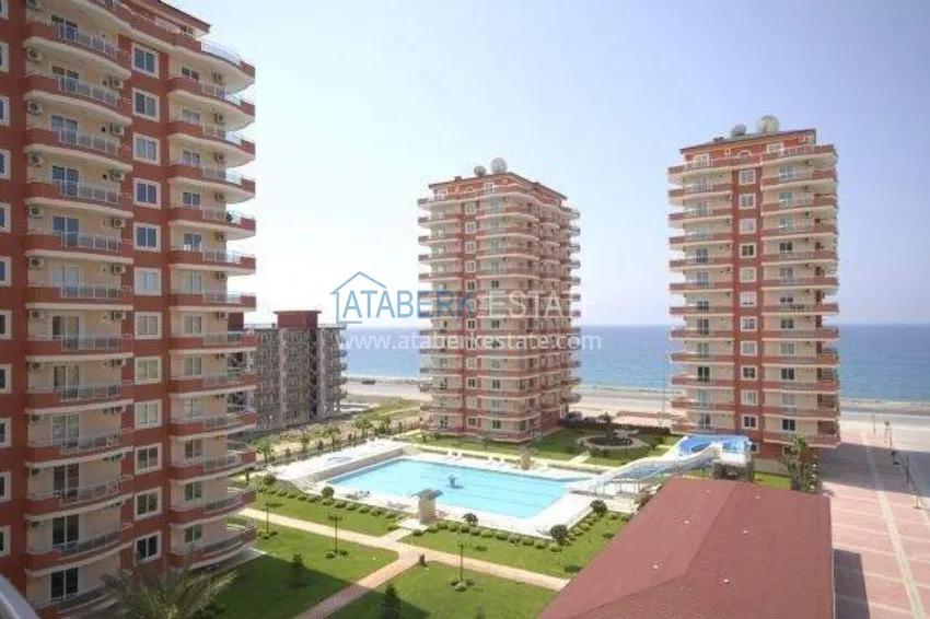 Citizenship real estate in Alanya - 2+1 apartment with sea view, Mahmutlar, first coastal 3 