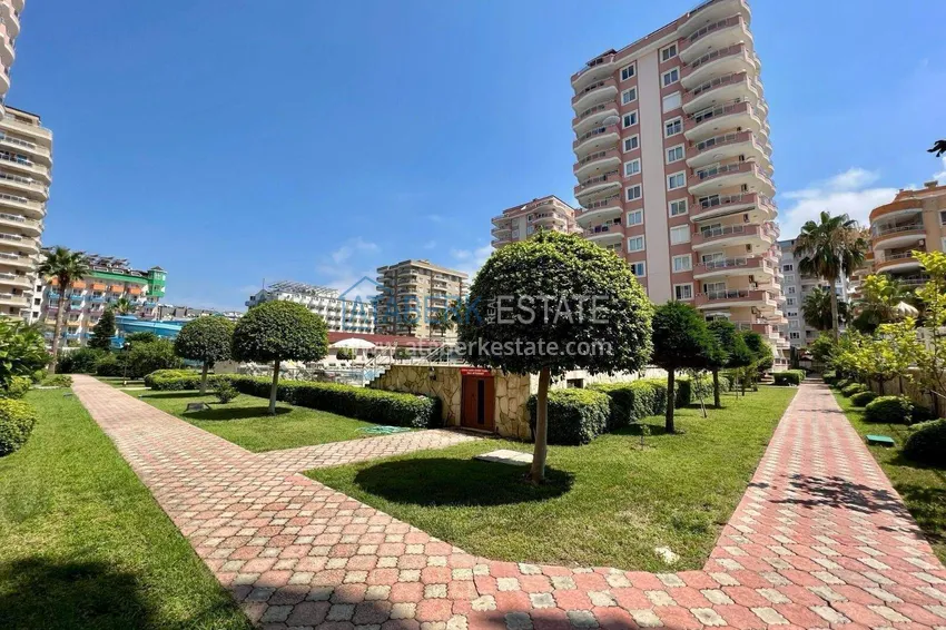 Citizenship real estate in Alanya - 2+1 apartment with sea view, Mahmutlar, first coastal 5 