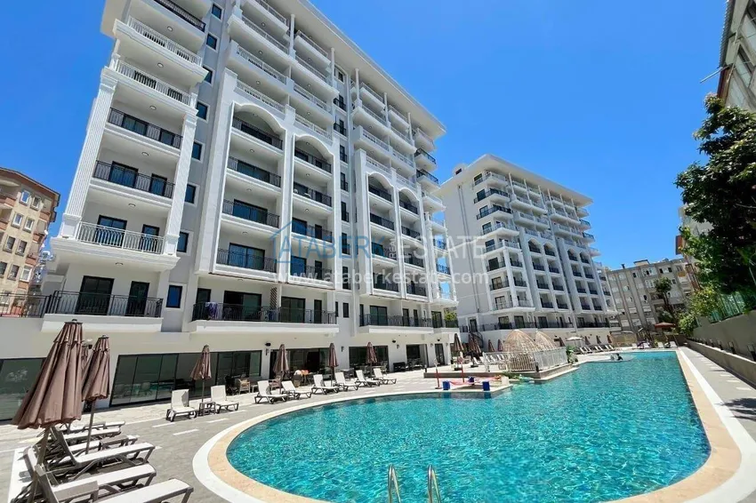 Real estate in the center of Alanya - 1+1 apartment with a view of the fortress and the sea near Cleopatra beach 2 