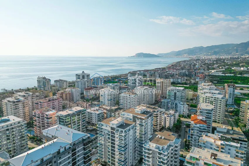 2+1 apartment in Alanya — new furniture, luxury residence, Mahmutlar district 1 