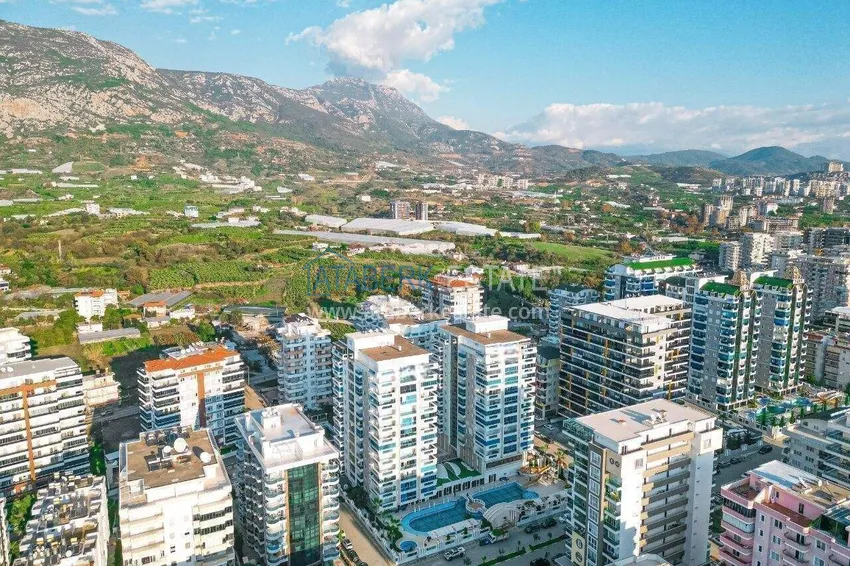 2+1 apartment in Alanya — new furniture, luxury residence, Mahmutlar district 2 
