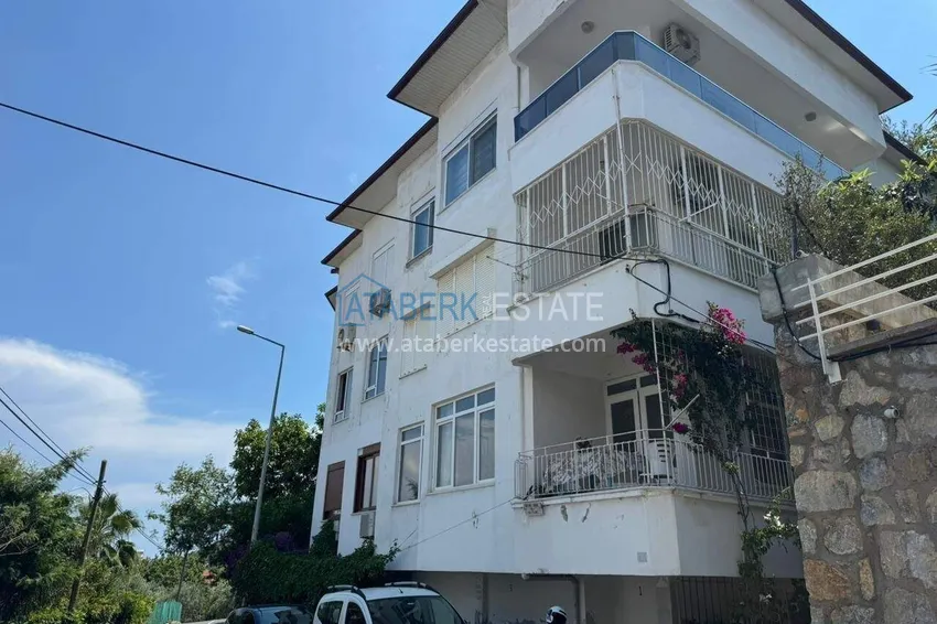 2+1 apartment in the center of Alanya, Kale Peninsula — furnished and with sea views  1 
