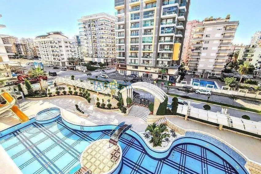 2+1 apartment in Alanya — new furniture, luxury residence, Mahmutlar district 6 
