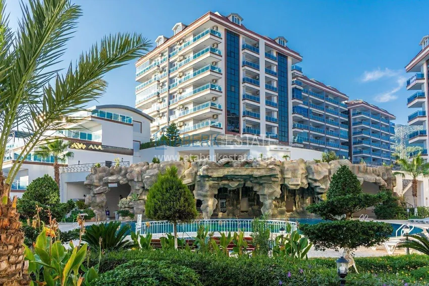 Apartment 1+1 in Alanya with sea view — furniture, prestigious complex, Oba district 1 