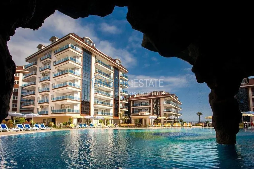 Apartment 1+1 in Alanya with sea view — furniture, prestigious complex, Oba district 11 