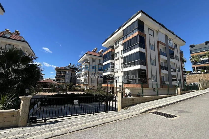 2+1 apartment in Alanya for residence permit and citizenship - furniture, glazed balcony, Oba district 2 