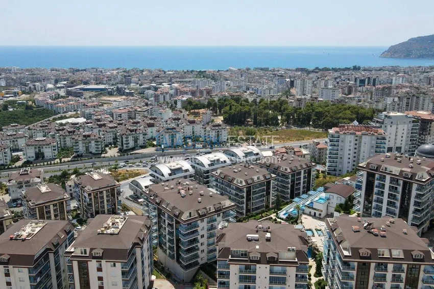Apartment 1+1 in Alanya with sea view — furniture, prestigious complex, Oba district 3 