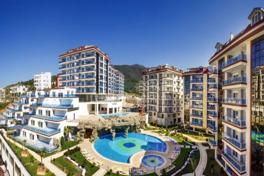 Apartment 1+1 in Alanya with sea view — furniture, prestigious complex, Oba district 7 
