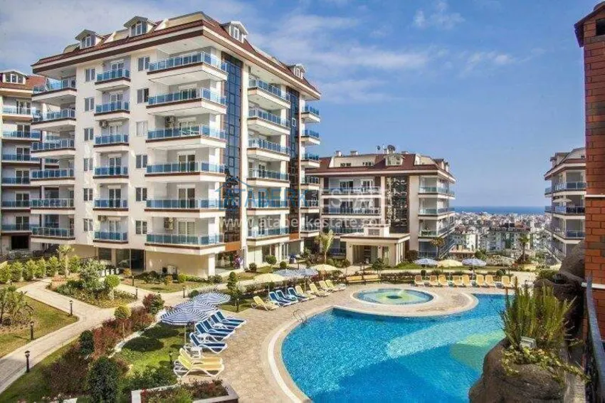 Apartment 1+1 in Alanya with sea view — furniture, prestigious complex, Oba district 8 