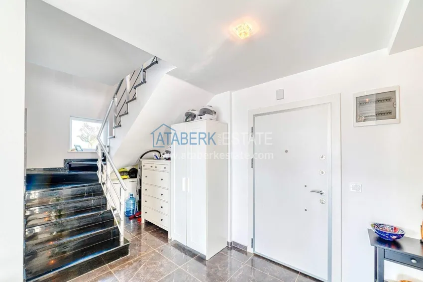 Purchase  4+1 two-story private villa in Alanya — furniture, swimming pool, sea view, Kargicak district 1 
