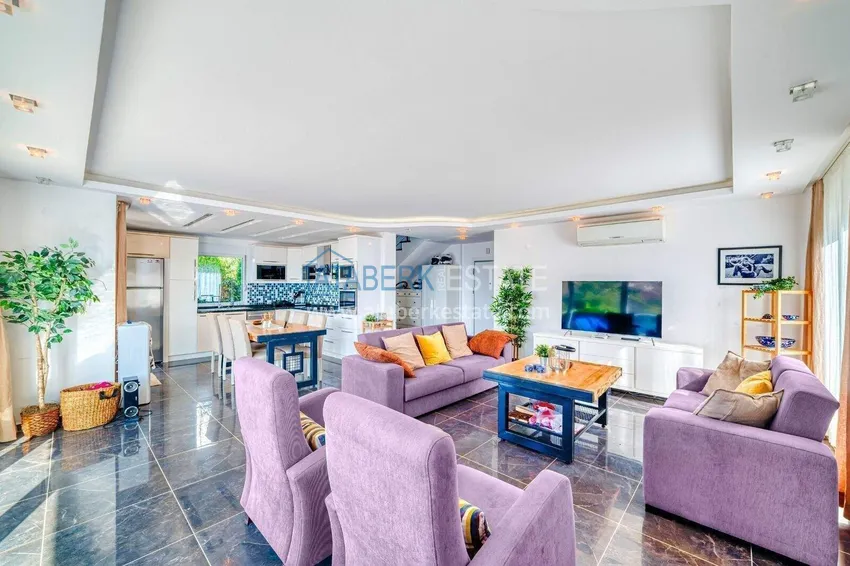 Purchase  4+1 two-story private villa in Alanya — furniture, swimming pool, sea view, Kargicak district 2 