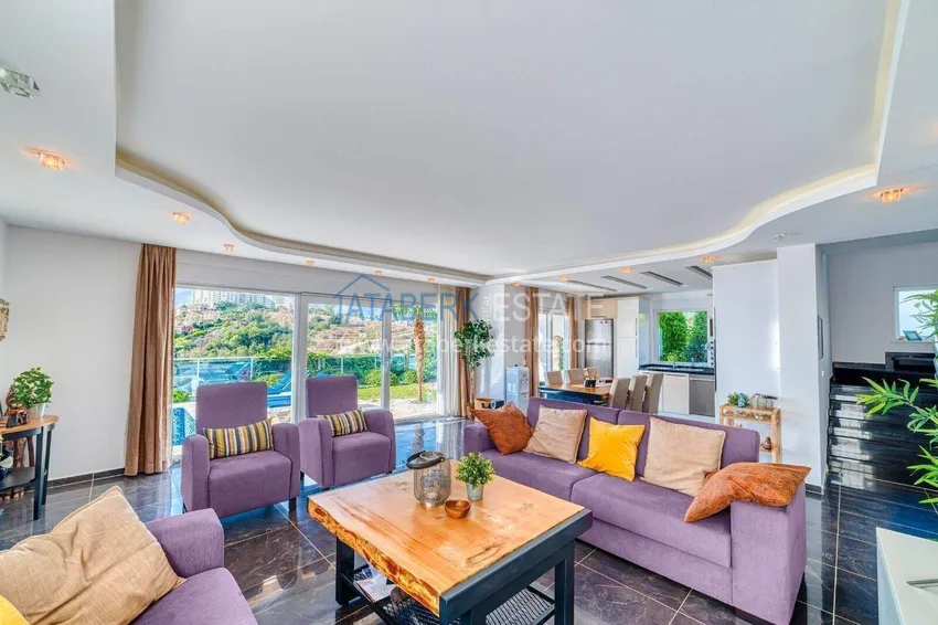 Purchase  4+1 two-story private villa in Alanya — furniture, swimming pool, sea view, Kargicak district 3 
