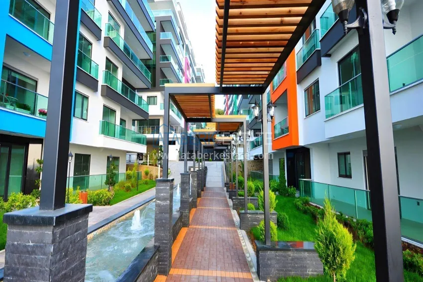 2+1 apartment on the first line in Alanya, Kargicak district — furniture, side sea view 15 